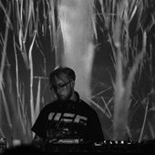 imgonline-com-ua-Black-White-IiNeO7XHfBtytm5.jpg