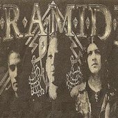 Piramide (Arg) - banda.jpg