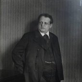 Max_Reger_-_Atelier_Ernst_Hoenisch.jpg