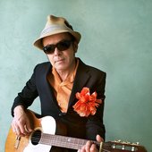 Pascal-guitare-©Kika-TISBA-1-scaled.jpg