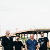 Mirrorless band photo