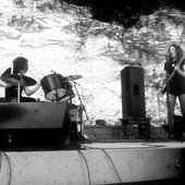Ell Onstage