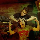 Freaks in da house!