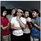 di pang uploadkeun tah potona karunya ngan hiji atuda.. hahaha