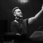  Mike Perry