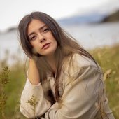 Emelie Hollow