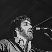 Parco-Lambro-1975-De-Gregori-768x1146.jpg