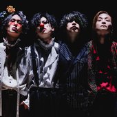 177536-fukuro-multiple-people.jpg