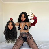oops I did it again 🔪🩸 freddykrueger puty se viene halloween podrán 💋.jpg