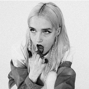 Immagine per 'Poppy'