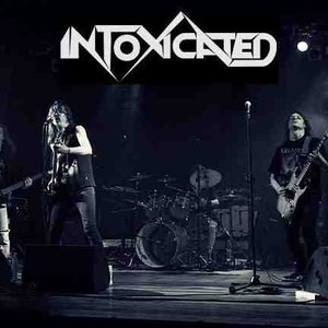 Immagine per 'Intoxicated'