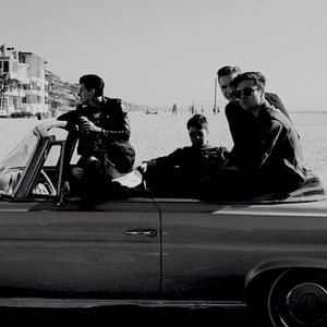 Immagine per 'The Neighbourhood'