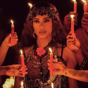 Zdjęcia dla 'Anitta'