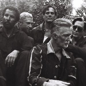 'Queens of the Stone Age' için resim