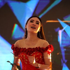 Imagem de 'Nella Kharisma'