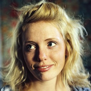 'Haley Bonar' için resim