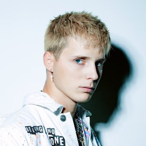 Изображение для 'Call Me Karizma'