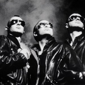 “Front 242”的封面