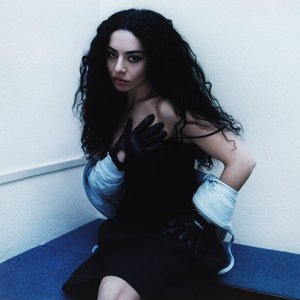 “Charli xcx”的封面