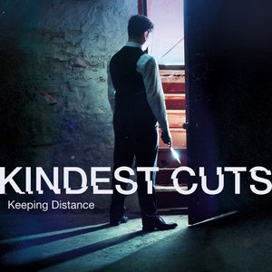 'Keeping Distance'の画像