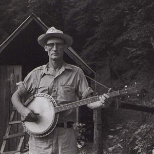 Immagine per 'Roscoe Holcomb'