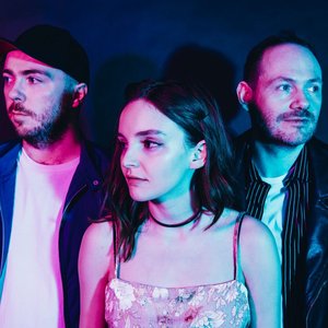“CHVRCHES”的封面