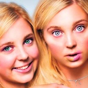 Zdjęcia dla 'Lipgloss Twins'