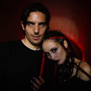 'Apashe & Alina Pash'の画像