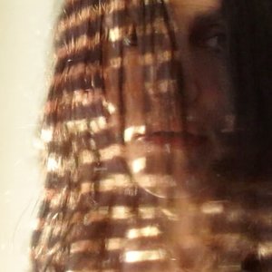 Изображение для 'Mirror on the Wall (مرآة الحائط)'