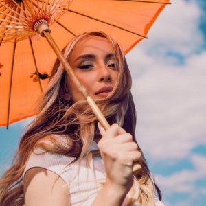 'Dara Ekimova'の画像