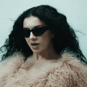 Immagine per 'Charli xcx'