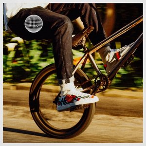 “Biking (Solo)”的封面