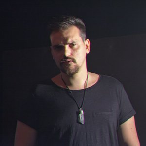 Zdjęcia dla 'Nihil Young'