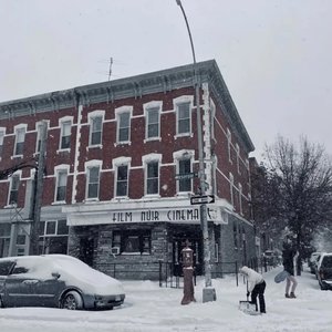 Image for 'i feel alone, and it's cold outside'