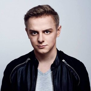 “Blinders”的封面