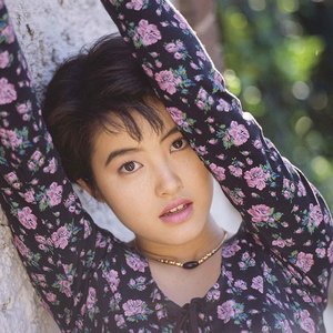 '荻野目洋子'の画像