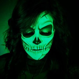 Immagine per 'Hallows Eve'