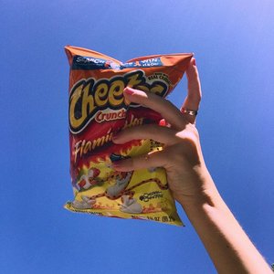 'Flaming Hot Cheetos'の画像