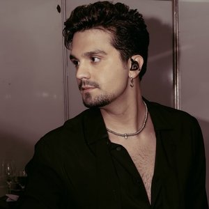 'Luan Santana' için resim