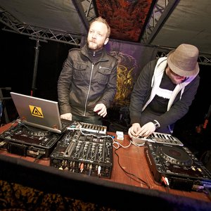 Zdjęcia dla 'Carbon Based Lifeforms'