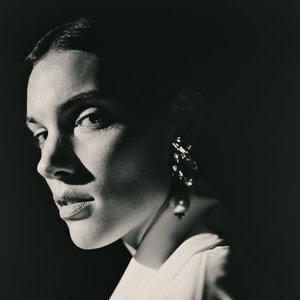 Изображение для 'Charlotte Cardin'