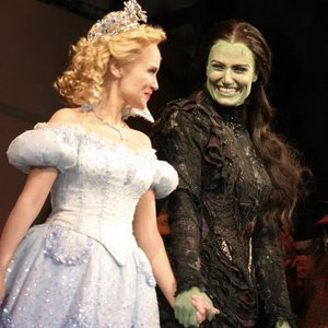 Bild för 'Stephen Schwartz, Kristin Chenoweth, Idina Menzel, Stephen Oremus'