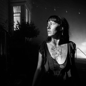 Imagen de 'blood on the stereo'
