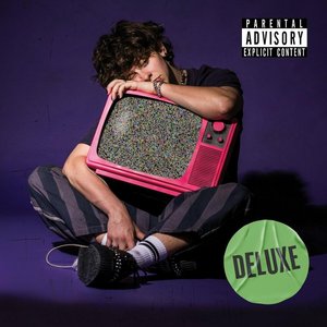 Imagem de 'GROWING UP ON THE INTERNET (Deluxe)'