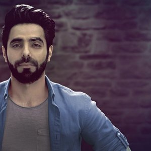 Zdjęcia dla 'Aparshakti Khurana'