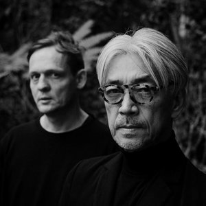 Imagen de 'Alva Noto + Ryuichi Sakamoto'
