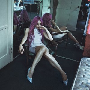 “ADÉLA”的封面