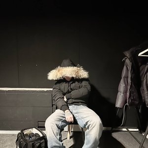 'huzzy b' için resim