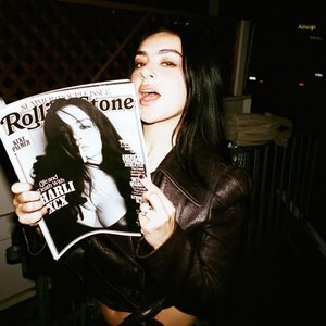 'Charli xcx' için resim