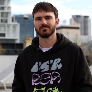 Zdjęcia dla 'Guy Contact'